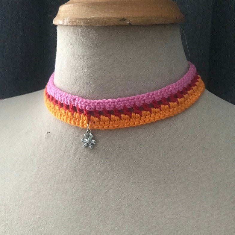 Ketting choker bloem oranje rood roze, Overige materialen, Nieuw, Kinderworkshops Petra, Ophalen of Verzenden