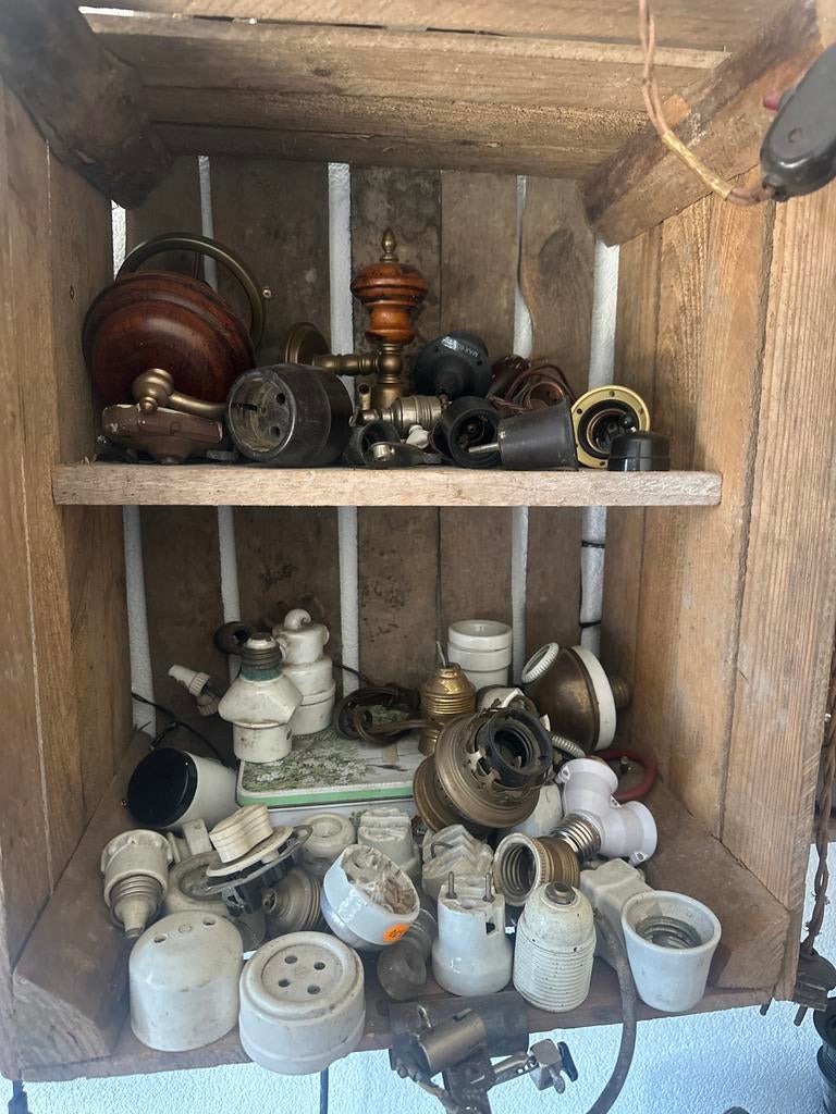 Vintage porseleinen en bakelieten fittingen en stopcontacten, Antiek en Kunst, Ophalen of Verzenden