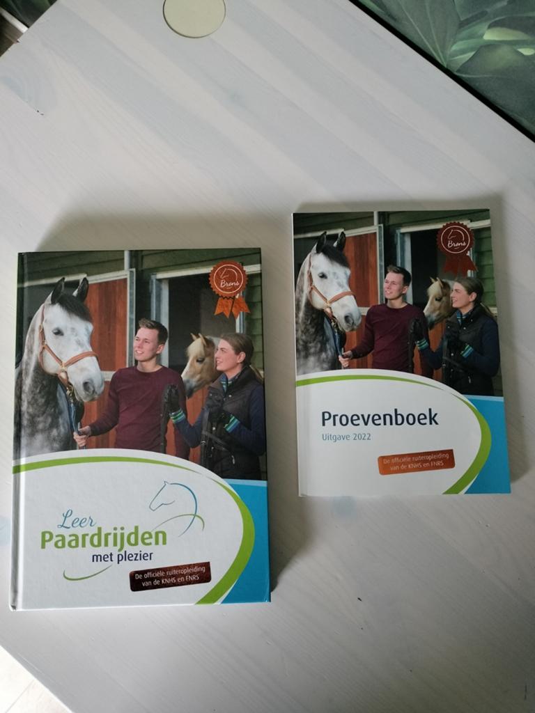 Boek en proevenboek KNHS leer paardrijden met plezier, Ophalen of Verzenden, Zo goed als nieuw, Annemarie Rietman-Koopman; Bram van Jaarsveld; Maaike van Rij...