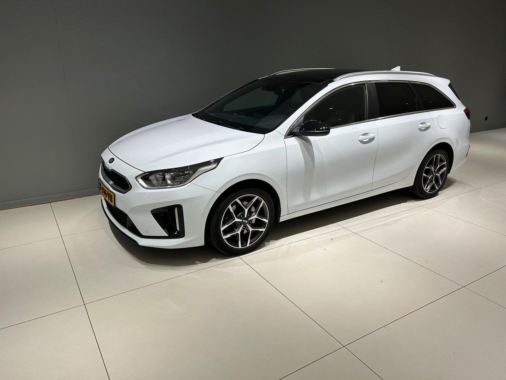 Kia Ceed Sw 1.0 T-GDi 120pk GT-Line Edition Pano LMV, Auto's, Kia, Voorwielaandrijving, 12 maanden, Lichtsensor, Gebruikt