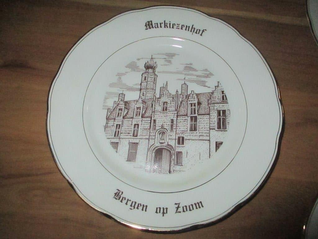Drie borden  van Bergen op Zoom diameter .24 cm ., Ophalen of Verzenden
