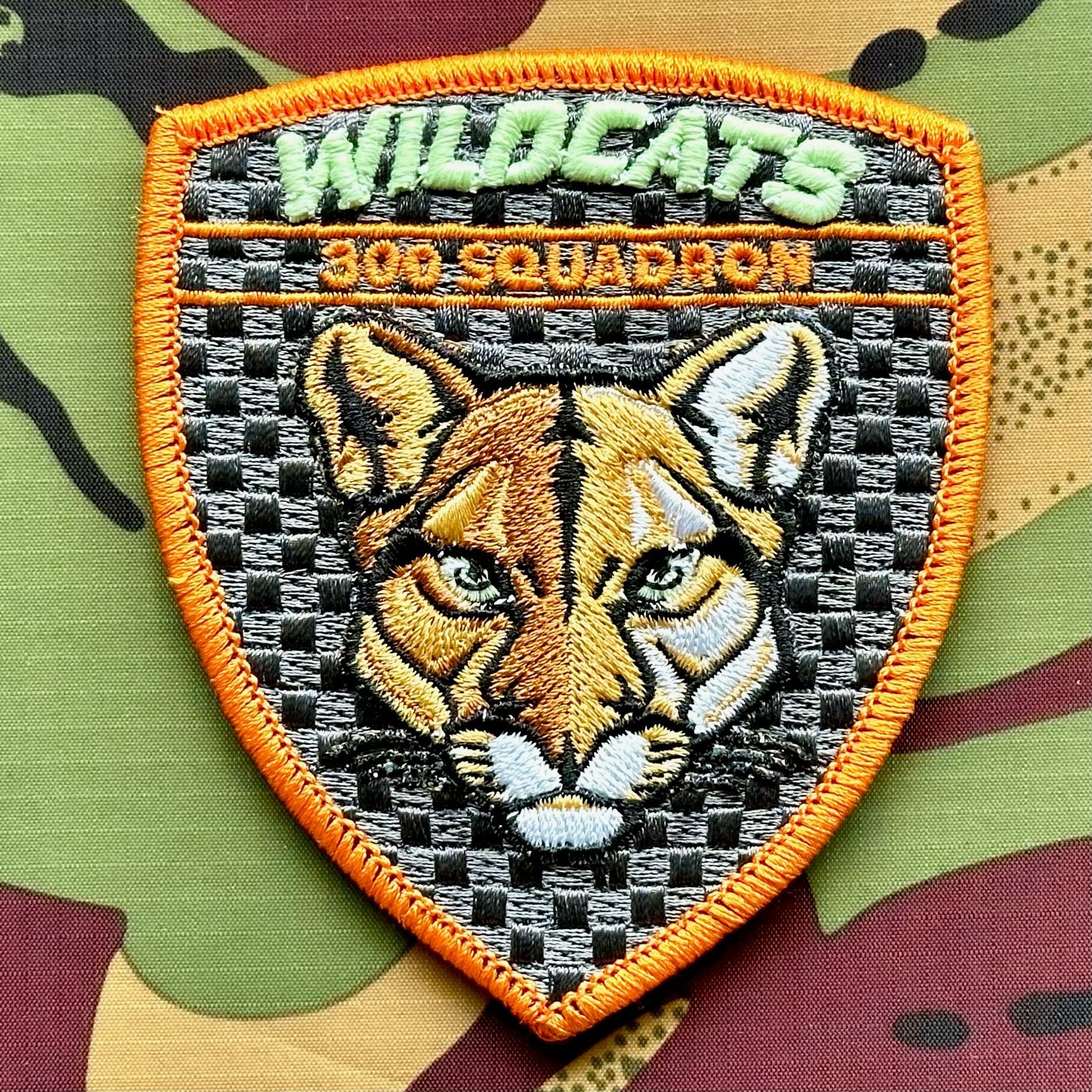 Patch RNLAF 300 SQN Wildcats, Ophalen of Verzenden, Luchtmacht, Nederland, Embleem of Badge