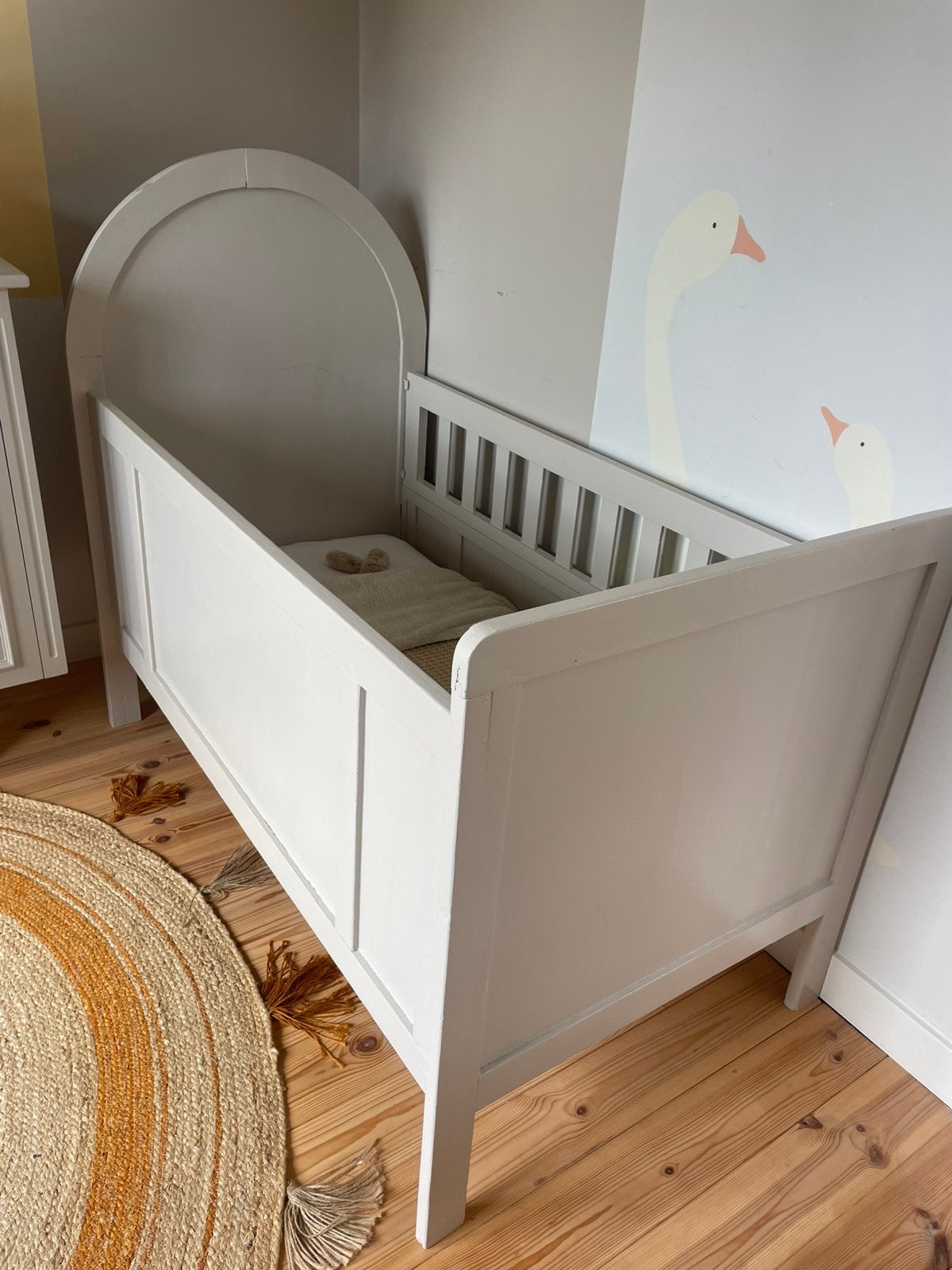 Grijsbeige ledikant baby/dreumes 120x62cm, Ophalen, Gebruikt, Jongetje of Meisje