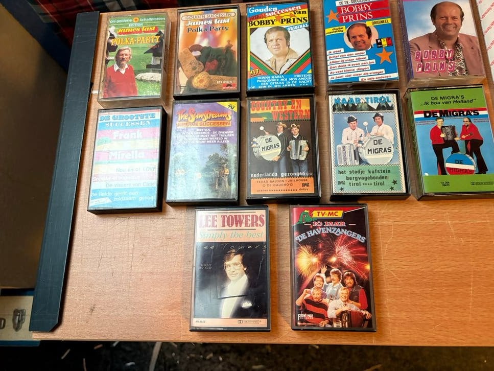 12 Cassette Bandjes - Diverse Artiesten, Cd's en Dvd's, Cassettebandjes, Gebruikt, 2 t/m 25 bandjes, Ophalen of Verzenden, Voorbespeeld