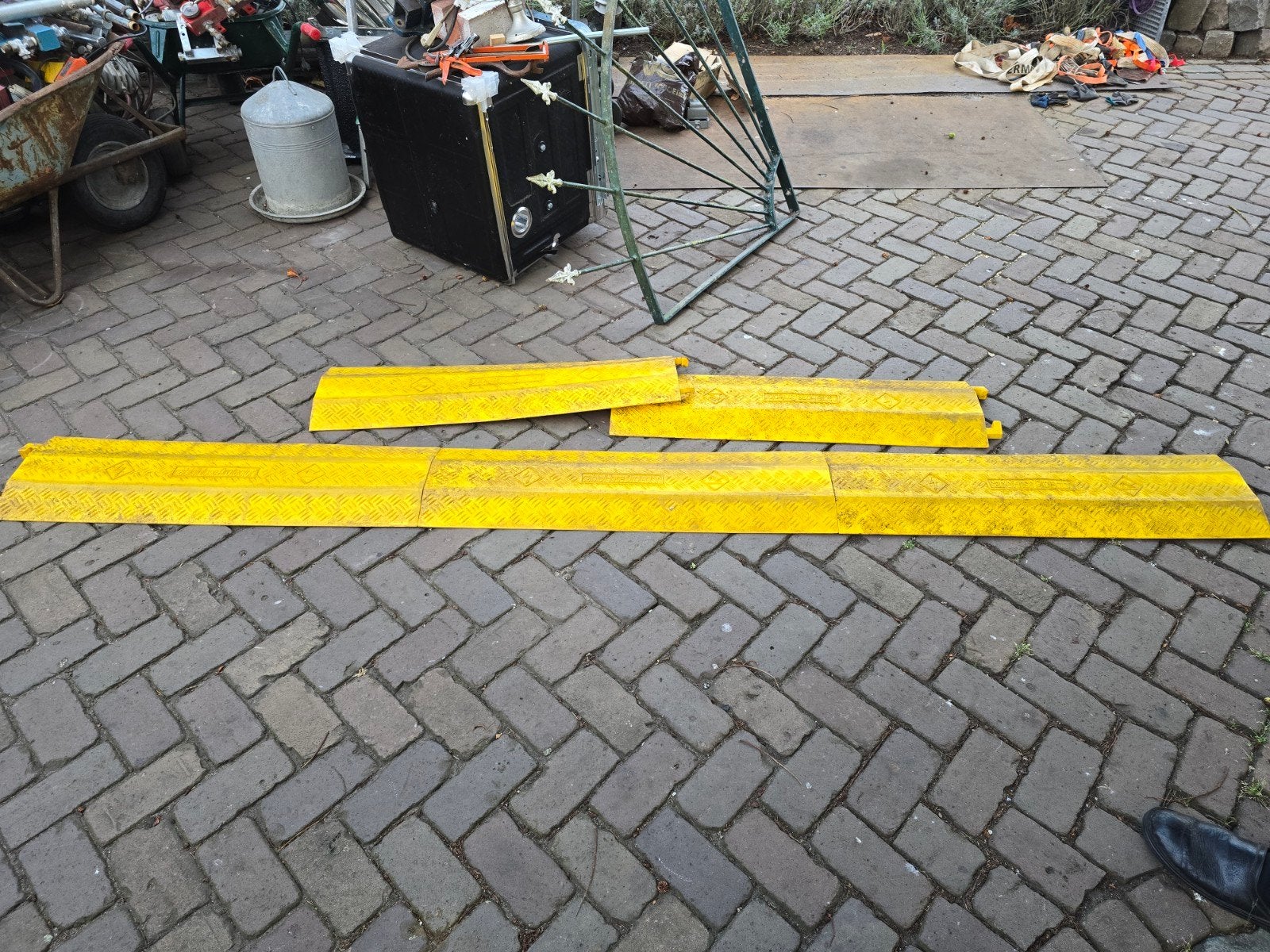Kabelgoot rijplaat 5 stuks 1 meter, Ophalen, Gebruikt