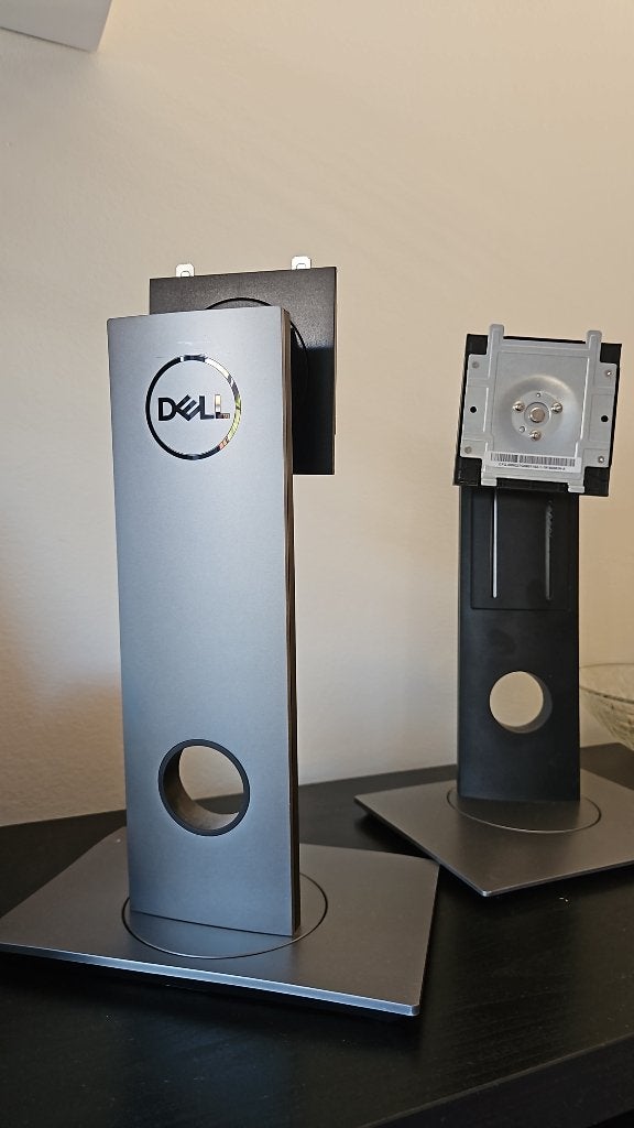 Dell monitorsteunen/standaarden 2 stuks, Computers en Software, IPS, Ophalen of Verzenden, Zo goed als nieuw, Onbekend