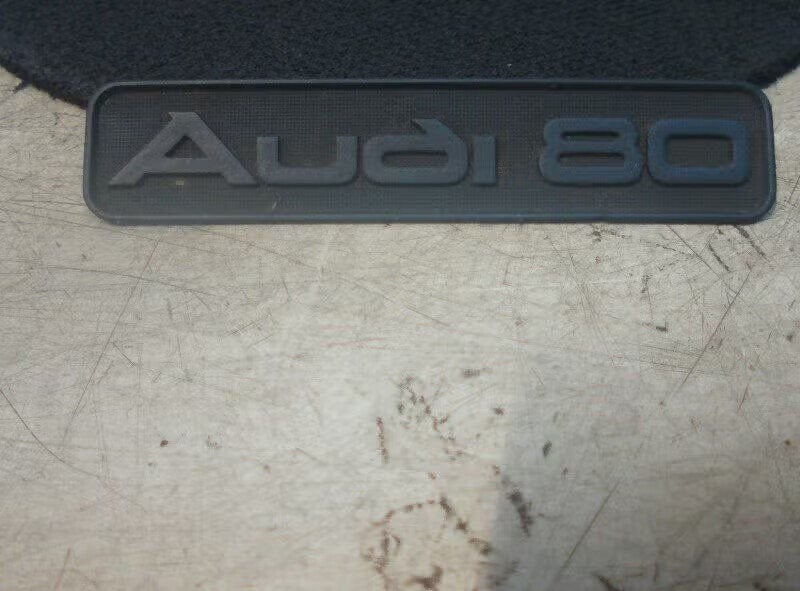 EMBLEEM daschboard embleem Audi 80 1986-1991 (893-853-681), Auto-onderdelen, Gebruikt, Auto-Union-Straße 1, 85057 Ingolstadt, DE
