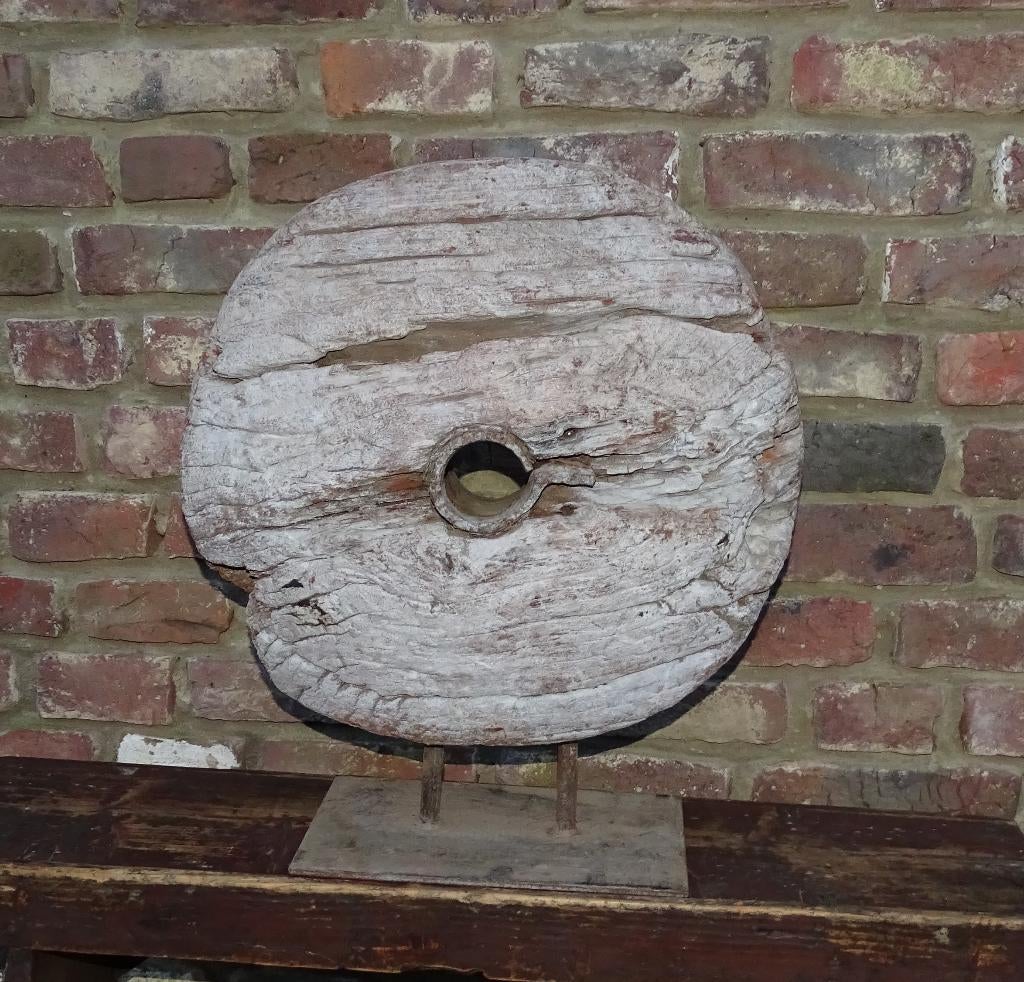 hoffz woondecoratie houten wiel op standaard, Antiek en Kunst, Ophalen