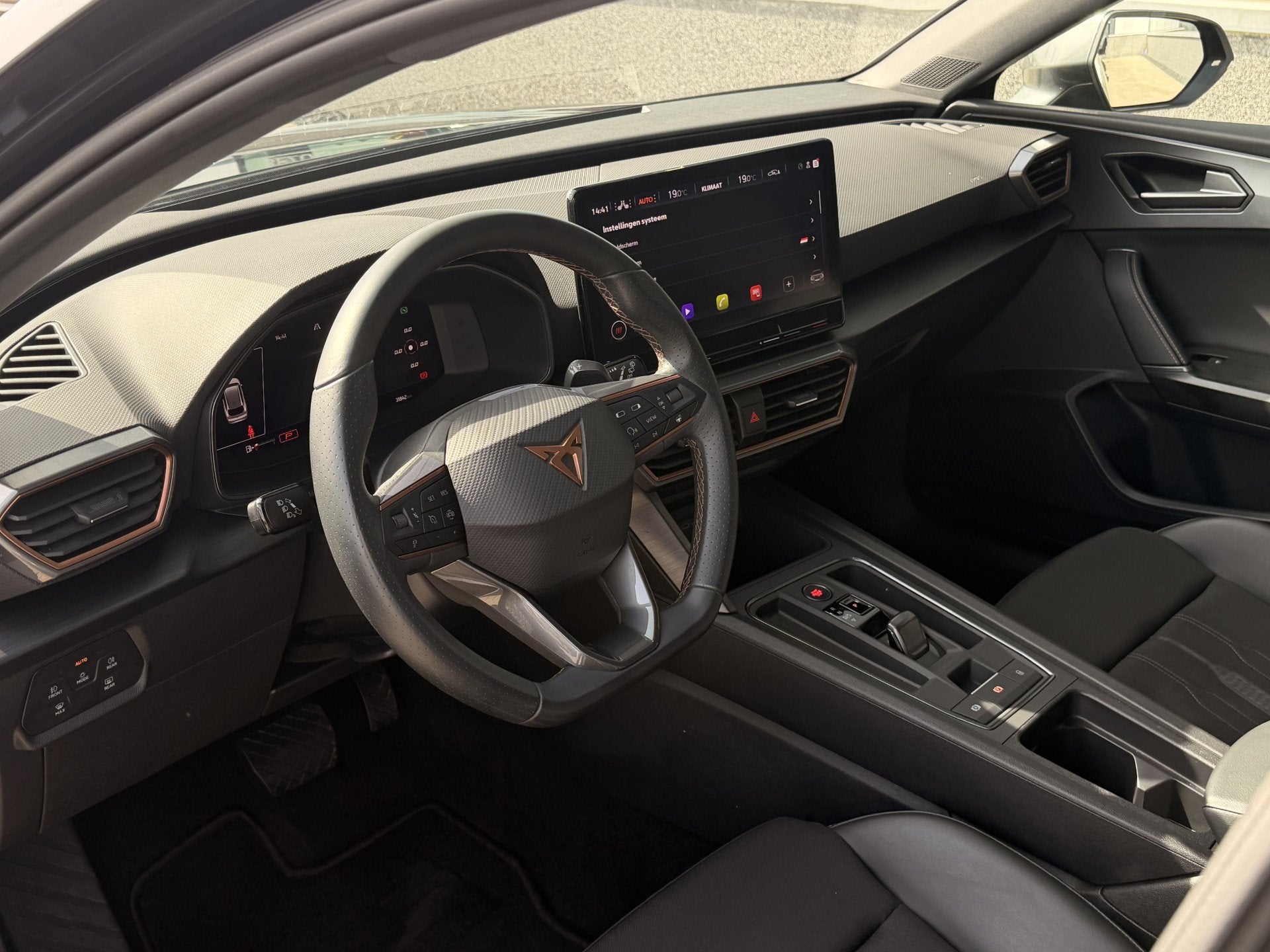 CUPRA Leon Sportstourer 1.5 eTSI Business Edition | ACC | St, Auto's, Zwart, 4 cilinders, 150 pk, Leon