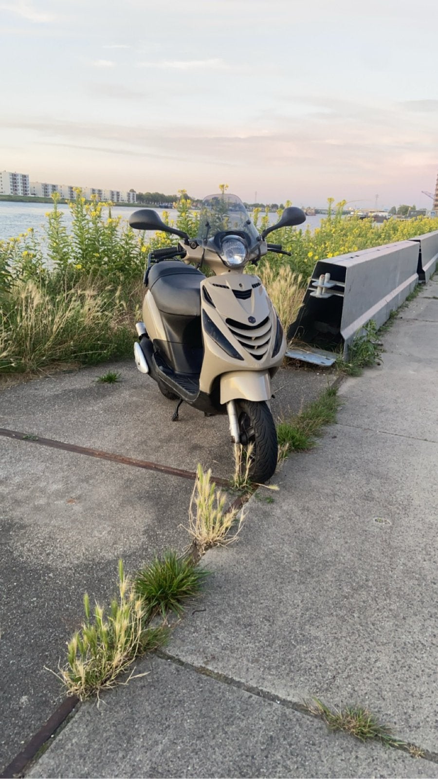 Zip 50 cc 2 takt, Maximaal 45 km/u, Ophalen of Verzenden, Zo goed als nieuw, Benzine