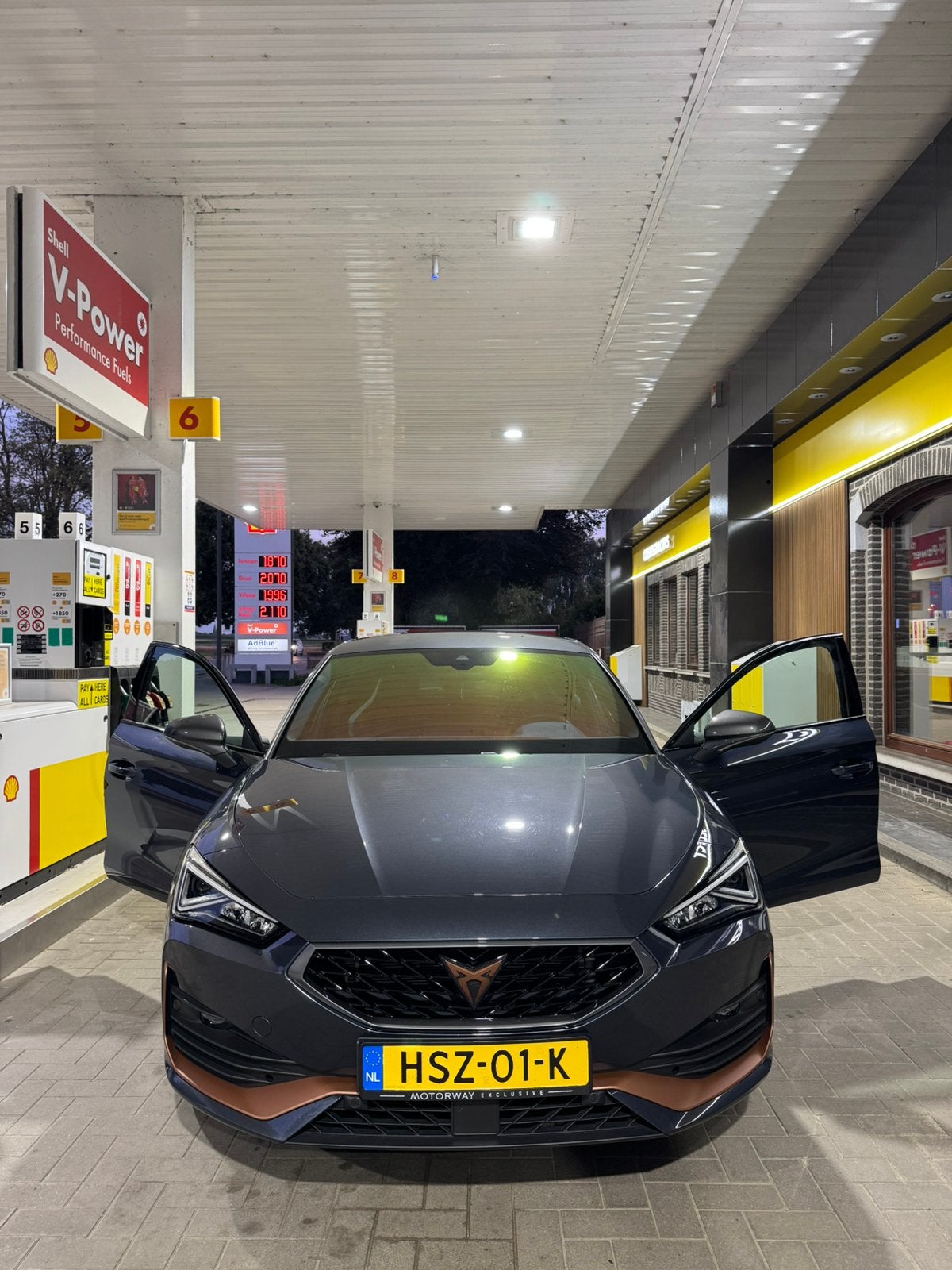 Cupra Leon 1.4 E-hybrid 245pk Dsg-6 2022 Grijs, Auto's, 77 km/l, 4 cilinders, Leon, Plug-in hybride