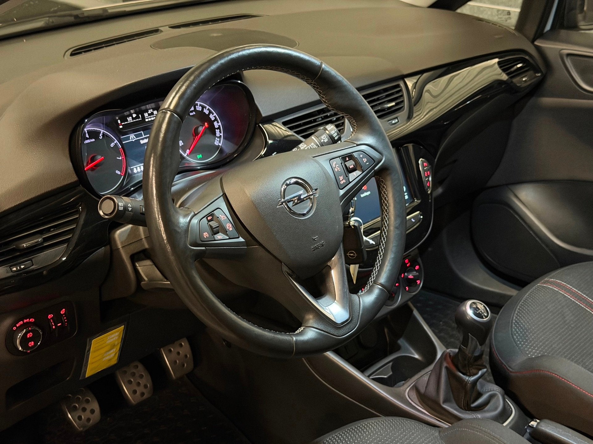 Opel Corsa 1.4 120 Jaar Edition LED/AIRCO/CRUISE/CARPLAY/CAM, Stof, Gebruikt, 4 cilinders, Handgeschakeld