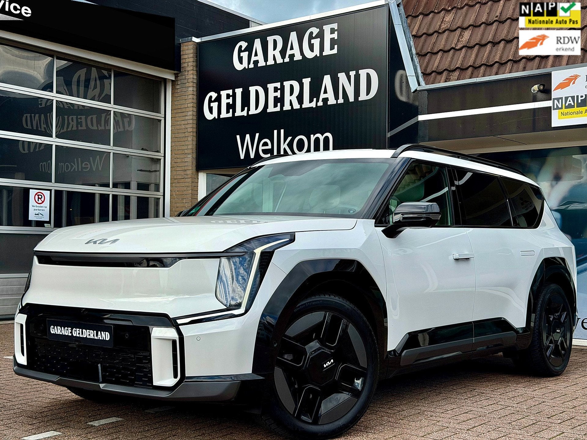 Kia EV9 GT-Line AWD 99.8 kWh | PANO | 6P LOUNGE UITVOERING |, Automaat, Wit, Vierwielaandrijving, SUV of Terreinwagen