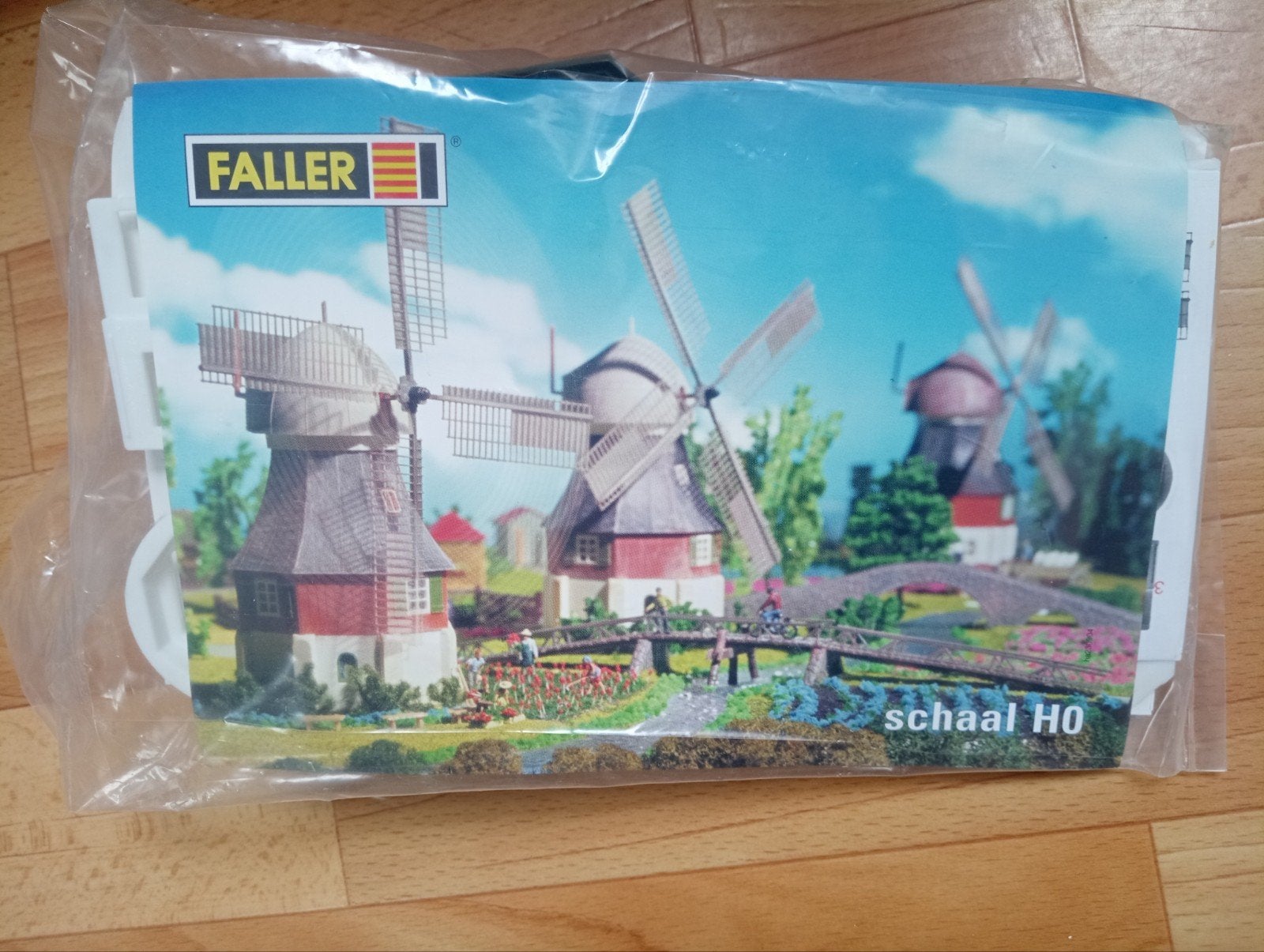 Faller bouwpakket van een Ned. molen., Hobby en Vrije tijd, Modeltreinen | H0, Overige merken, Gelijkstroom of Wisselstroom, Brug, Tunnel of Gebouw