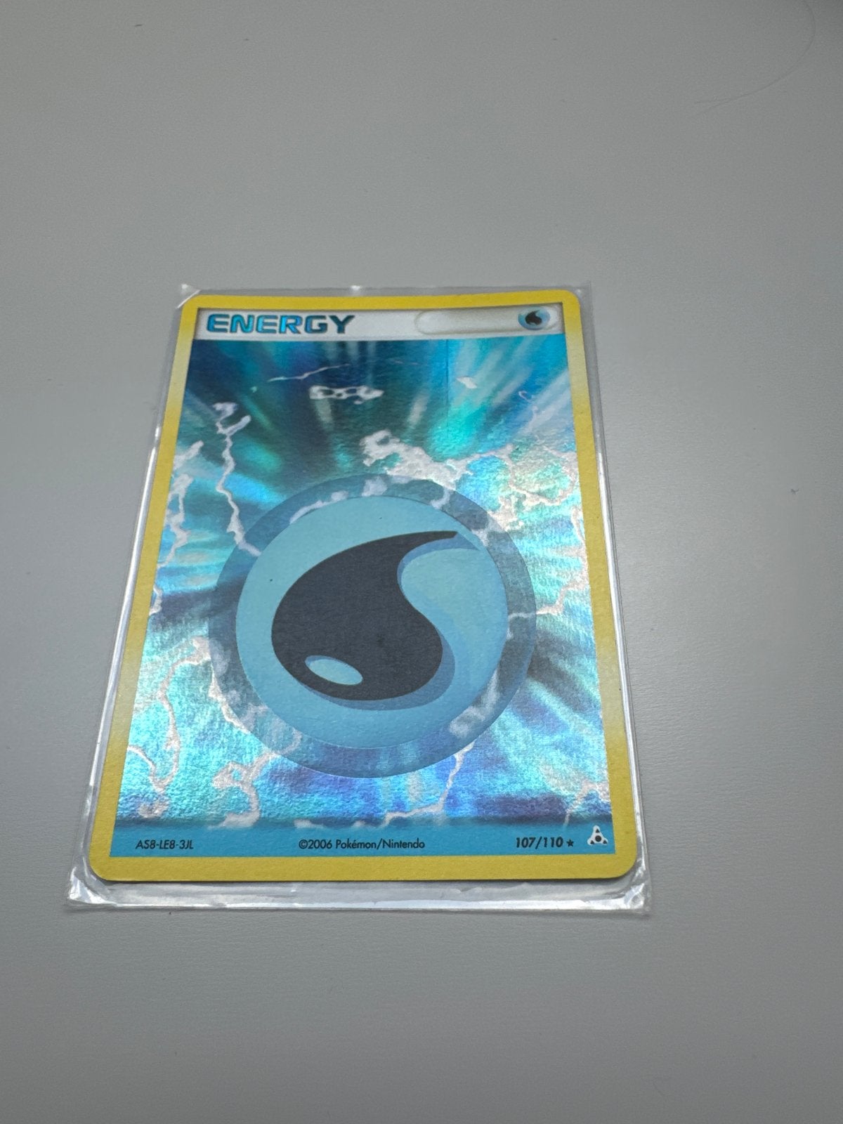 Water Energy Reverse holo Kaart 2006 107/110 Pokémon, Ophalen of Verzenden, Gebruikt, Losse kaart, Foil