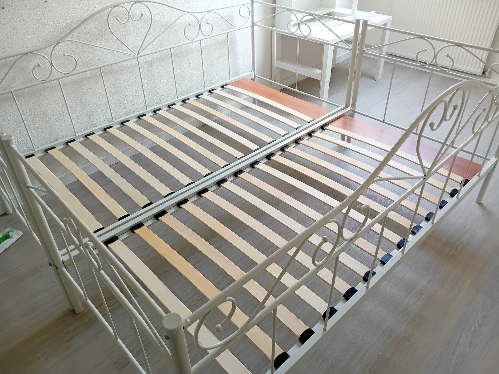 2 eenpersoonsbedden met lattenbodem, 90x200 cm, Ophalen, Gebruikt, 90 cm, Eenpersoons