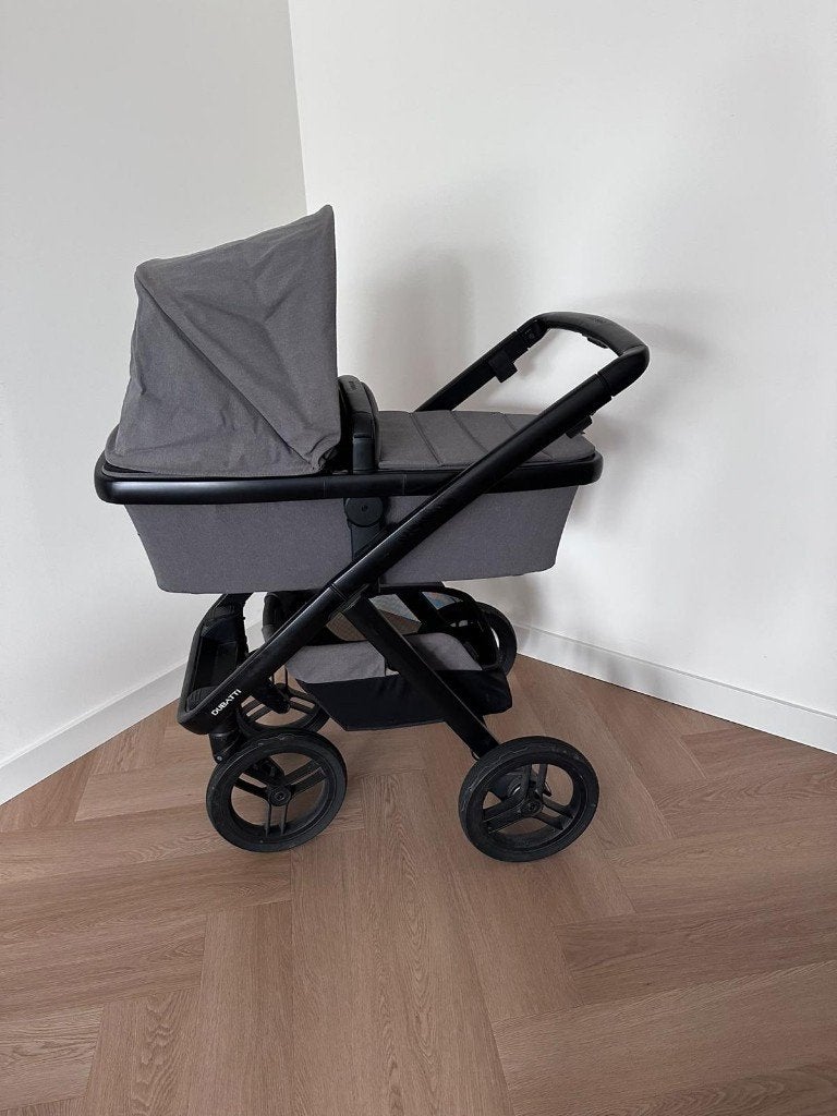 Dubatti Two kinderwagen grijs, Gebruikt, Verstelbare duwstang, Combiwagen, Ophalen