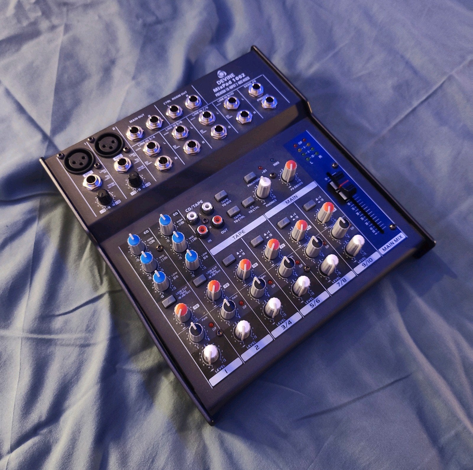 Devine MixPad 1002 Professionele 10-kanaals Mixer, Ophalen of Verzenden, Zo goed als nieuw, 10 tot 20 kanalen, Microfooningang