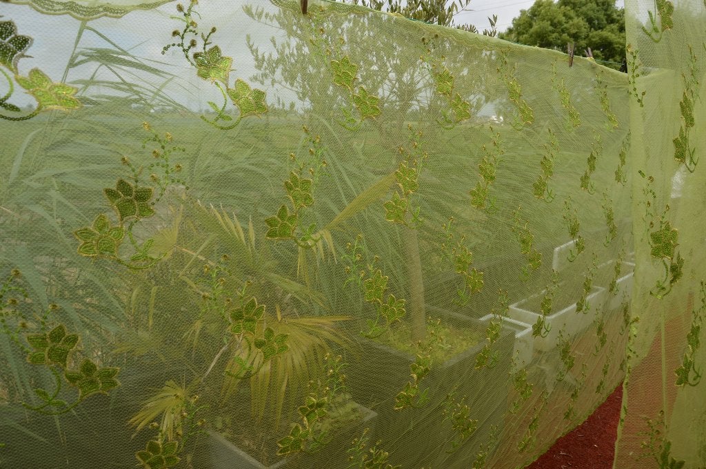 Grote lap groene voile stof met duizenden pailletten 410 cm, Hobby en Vrije tijd, Stoffen en Lappen, 120 cm of meer, 200 cm of meer