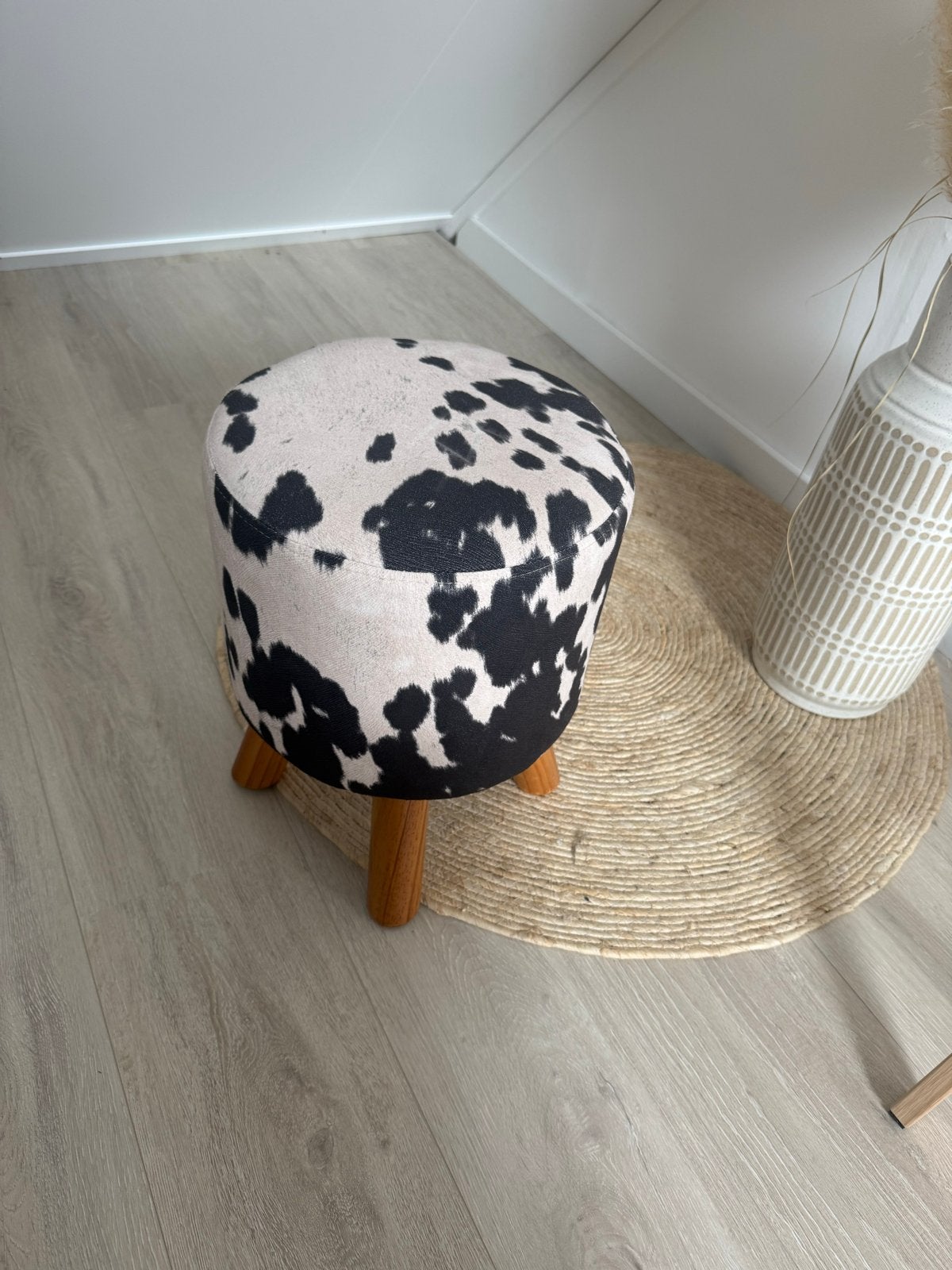 Leuke poef met koeienprint, Ophalen, Meerkleurig, Overige stijlen, Zo goed als nieuw