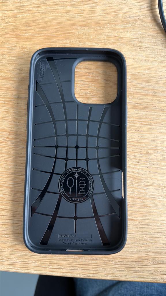 iPhone 16 Pro Max Spigen hoesje liquid Air, IPhone 16 Pro Max, Overige typen, Ophalen of Verzenden, Spigen