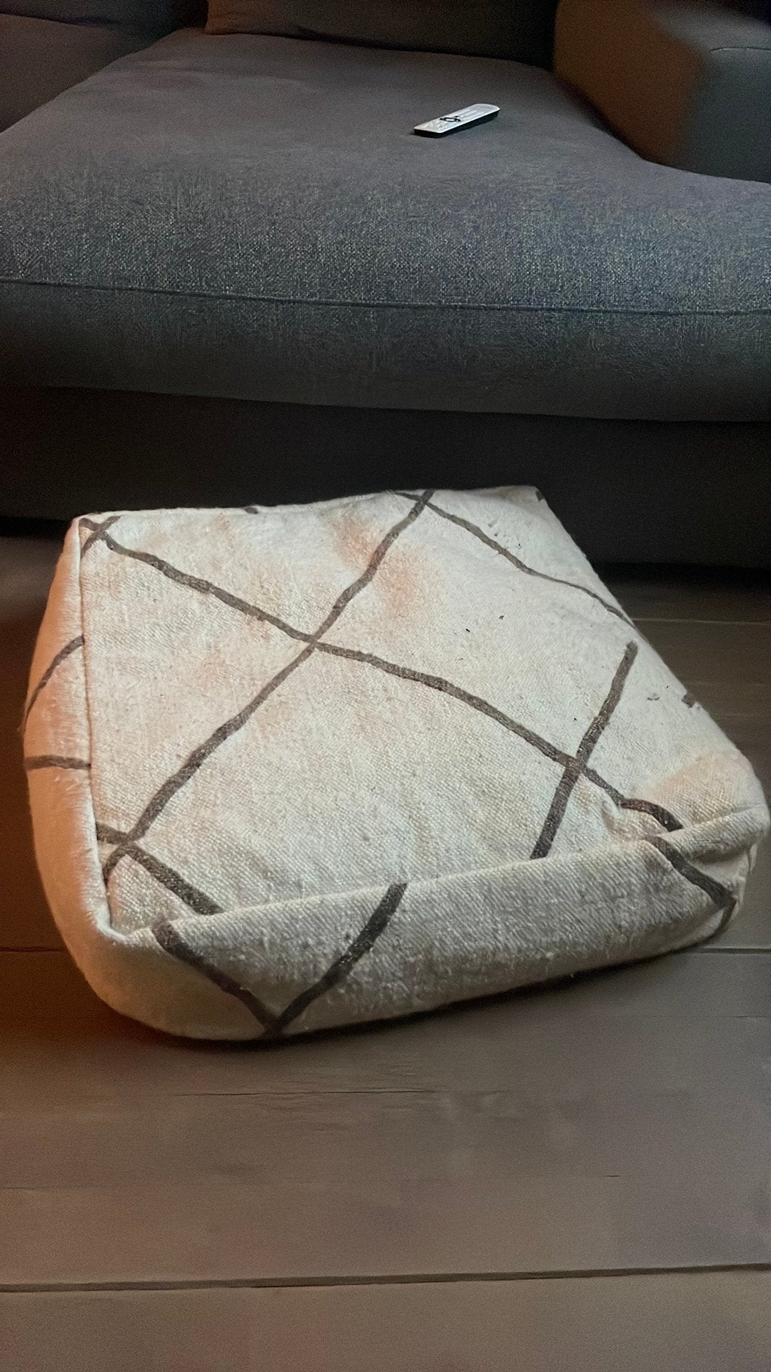 Poef/ zitzak beige/creme met bruine streep uit marroko, Ophalen, Zo goed als nieuw