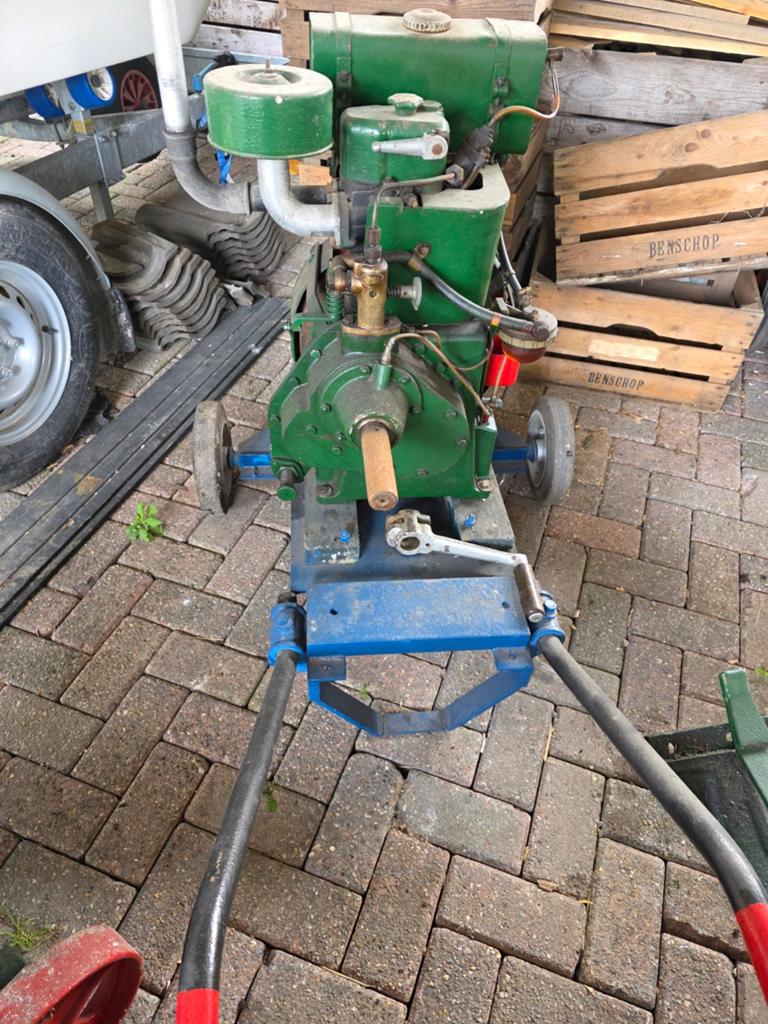 Oude petter motoren en oude grasmaaier motor, Ophalen, Gebruikt, Dieselmotor, Minder dan 1400 rpm