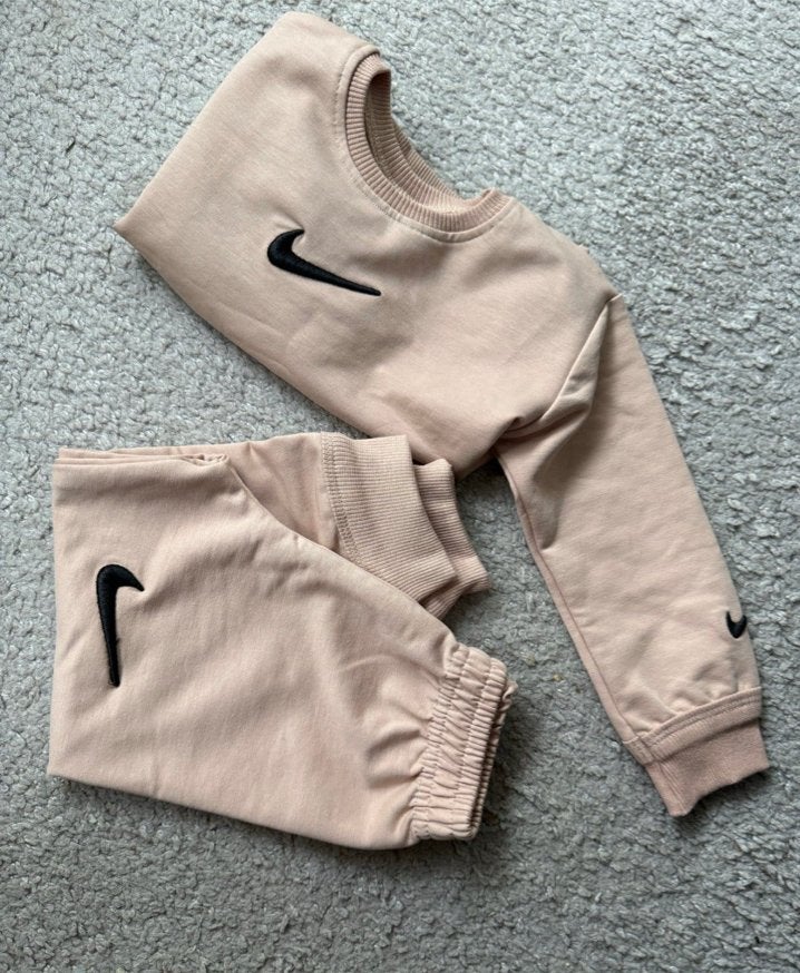 Nike trainingspak/beige / 1jaar Nieuw, Ophalen of Verzenden, Nieuw