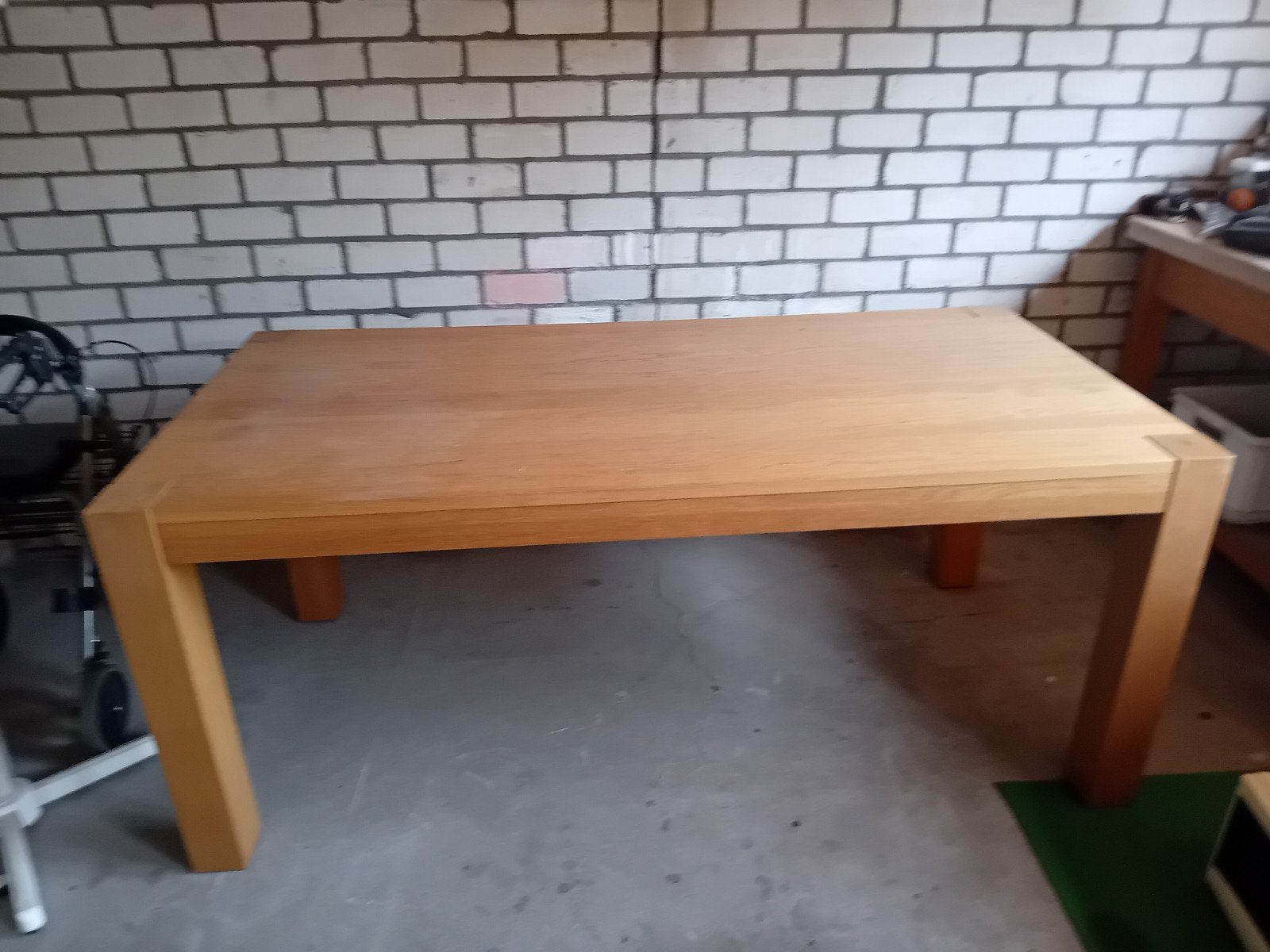 Robuuste houten eettafel - Ideaal voor 4-6 personen, Huis en Inrichting, Tafels | Eettafels, Gebruikt, 50 tot 100 cm, 150 tot 200 cm
