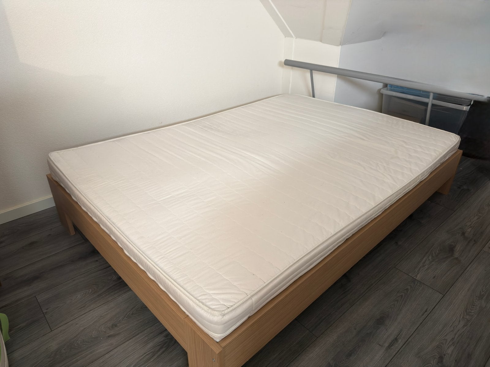 Tijdlos design bed die overaal past, Ophalen, Gebruikt, Eenpersoons, Wit