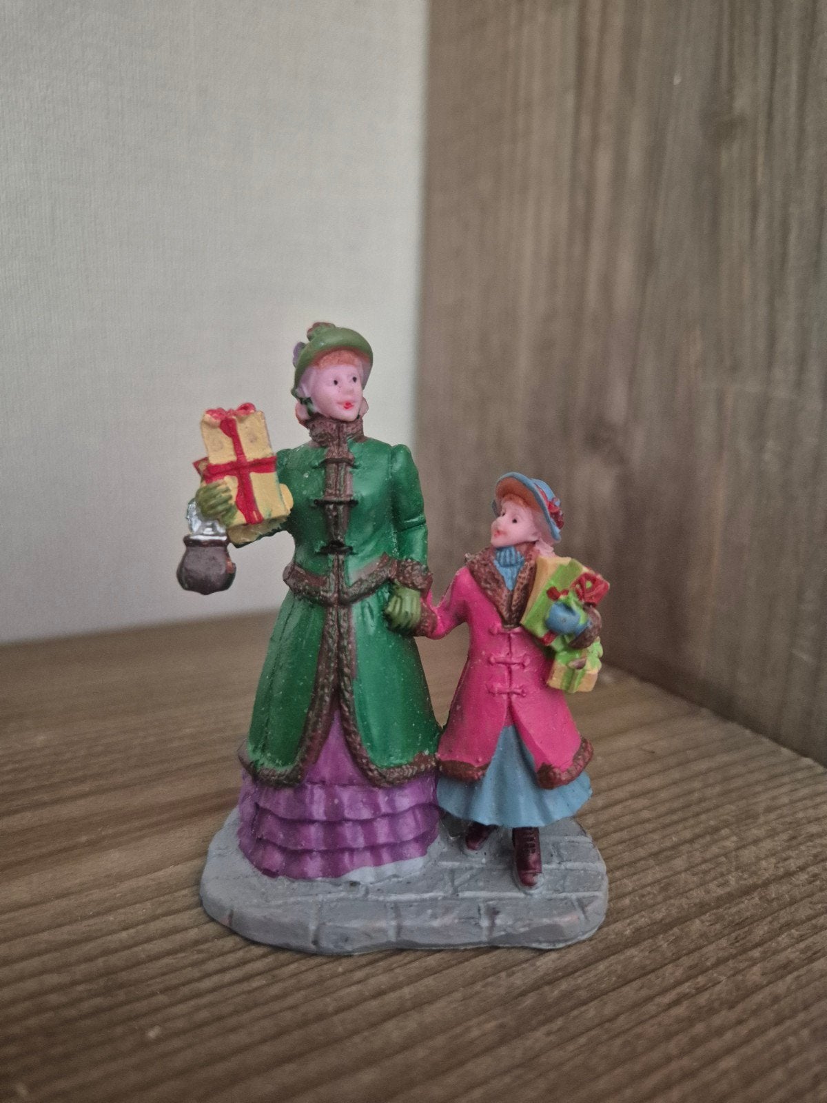 Lemax figuur 25 kerstdorp kersthuisjes, Diversen, Kerst, Ophalen of Verzenden, Zo goed als nieuw