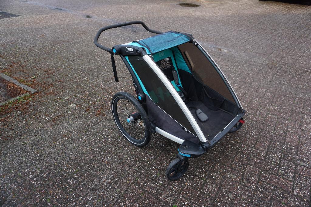 Thule Fietskar Chariot lite 2, Fietsen en Brommers, Fietsaccessoires | Aanhangers en Karren, Ophalen, Gebruikt, Opvouwbaar, Minder dan 20 kg