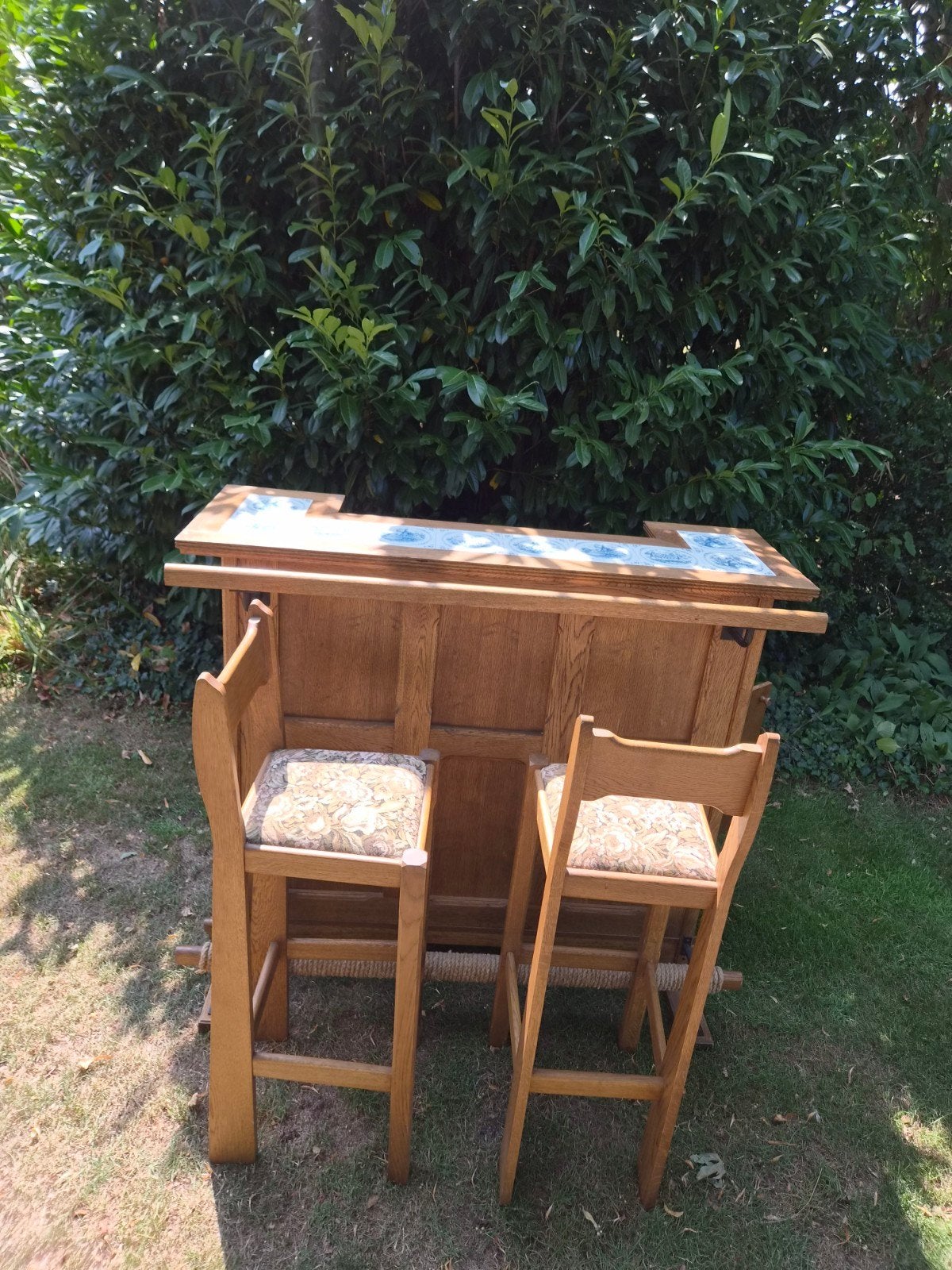 Houten bar met twee barkrukken, Huis en Inrichting, Barren, Ophalen, Gebruikt, Inclusief barstoelen