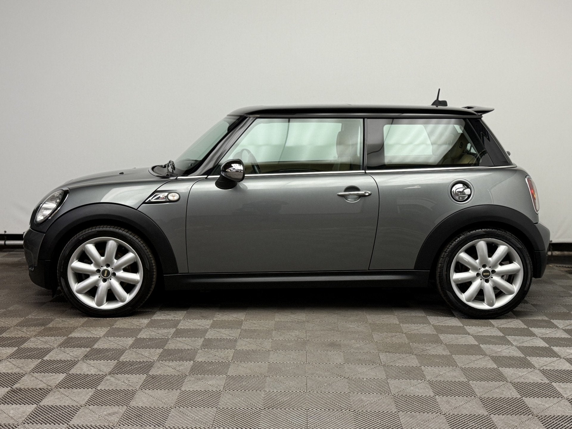 MINI Mini 1.6 Cooper S Chili Pano Navi NL Auto (bj 2007), Auto's, Mini, Voorwielaandrijving, Gebruikt, 4 cilinders, Met garantie (alle)