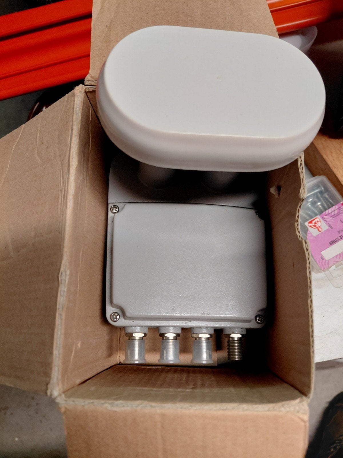 Duo Lnb met 4 aansluitingen, Audio, Tv en Foto, Schotelantennes, Ophalen of Verzenden, Nieuw, Overige merken