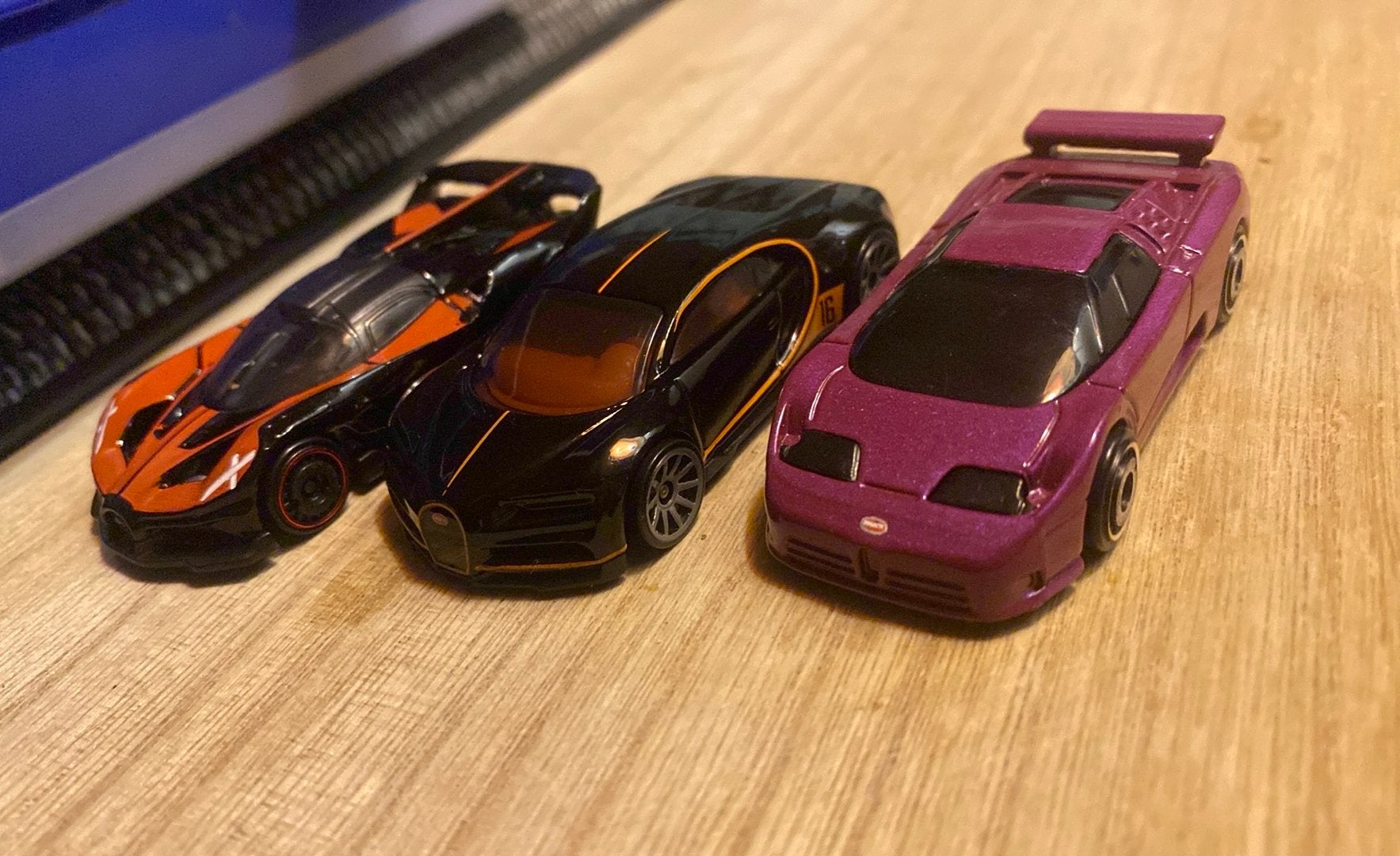 Hot Wheels Buggati Setje EB110 SS Bolide Chiron, Ophalen of Verzenden, Zo goed als nieuw, Auto, Overige merken