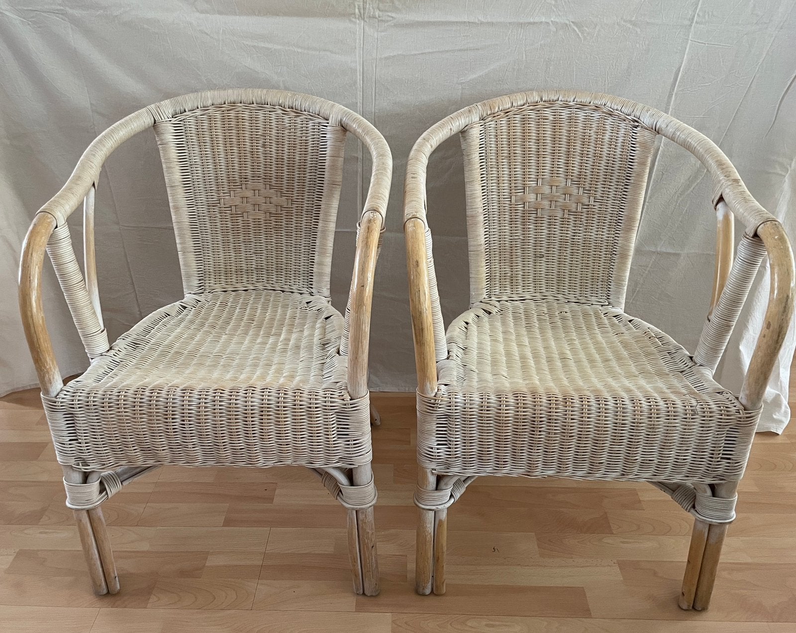 2 white washed rotan teak (eettafel) stoelen., Ophalen, Twee, Overige kleuren, Hout
