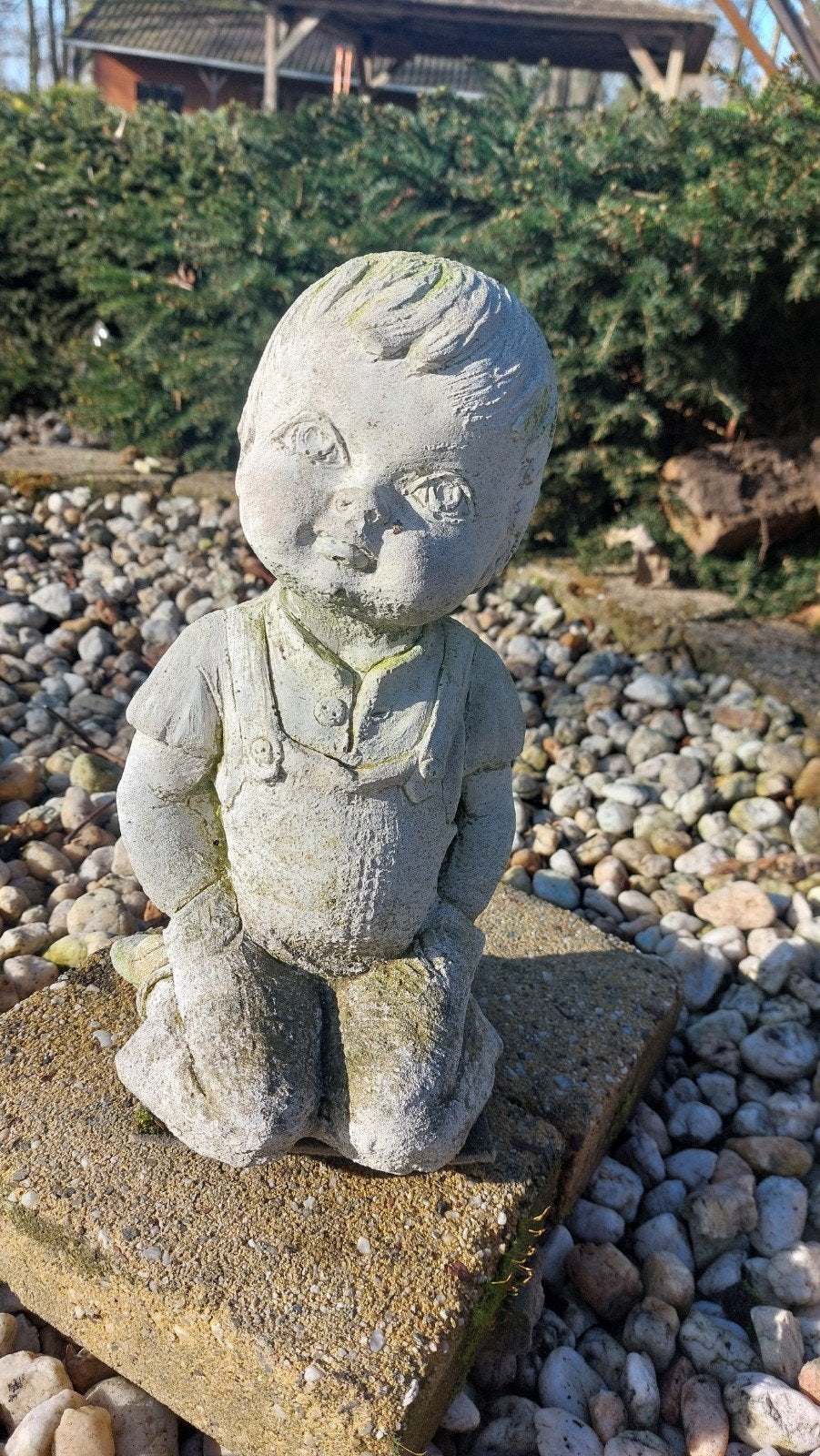 Knielend jongetje Betonnen tuinbeeld jongen, Tuin en Terras, Ophalen