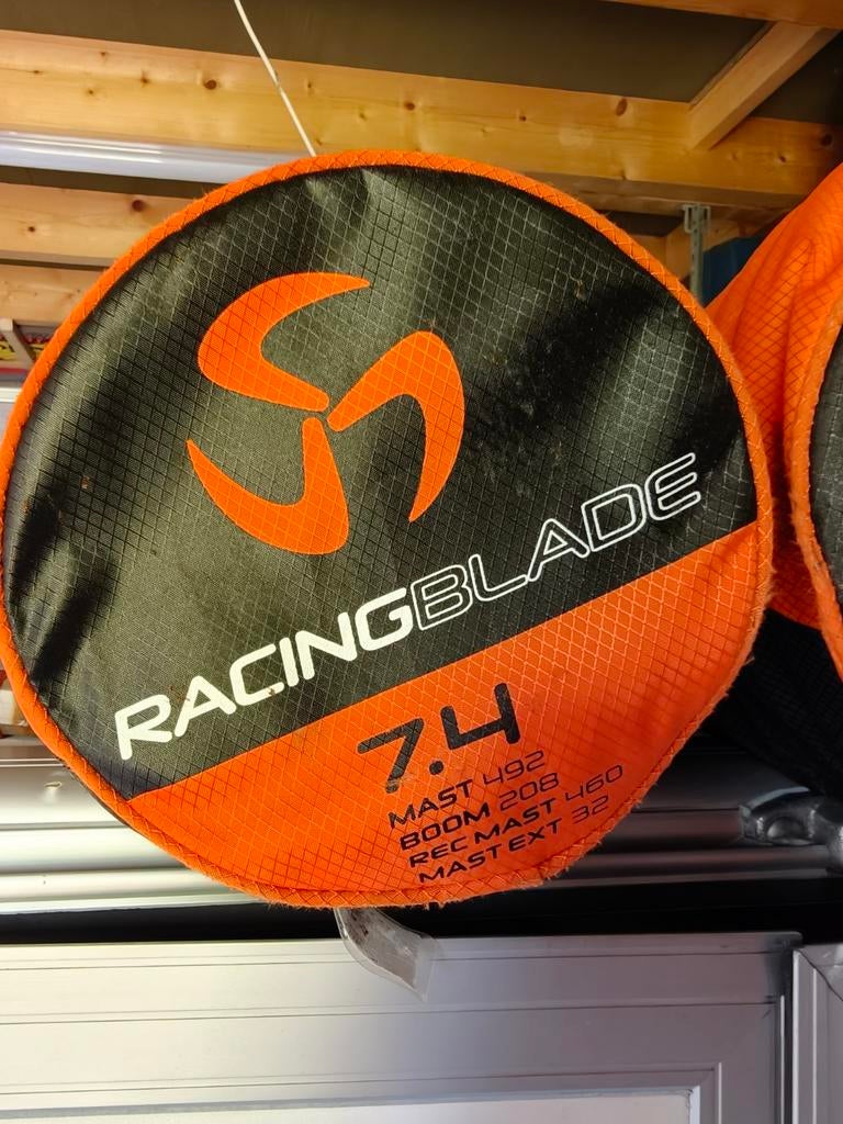 Loftsails racingblade 2025 7.4 paar keer nat geweest, Watersport en Boten, Windsurfen, Zo goed als nieuw, Zeil, Ophalen