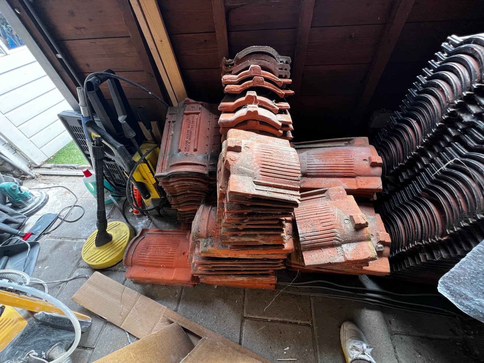 50 gebruikte dakpannen - Van Oordt Alphen a/d Rijn, Doe-het-zelf en Verbouw, Gebruikt, Steen of Klei, Dakpannen, Rood