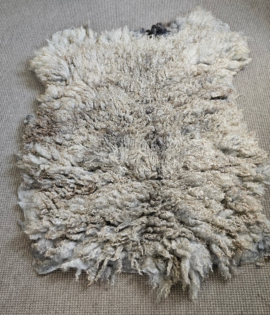 Handgemaakte schapenvachten op vilt, diervriendelijk, 50 tot 100 cm, Bruin, Nieuw, Landelijk