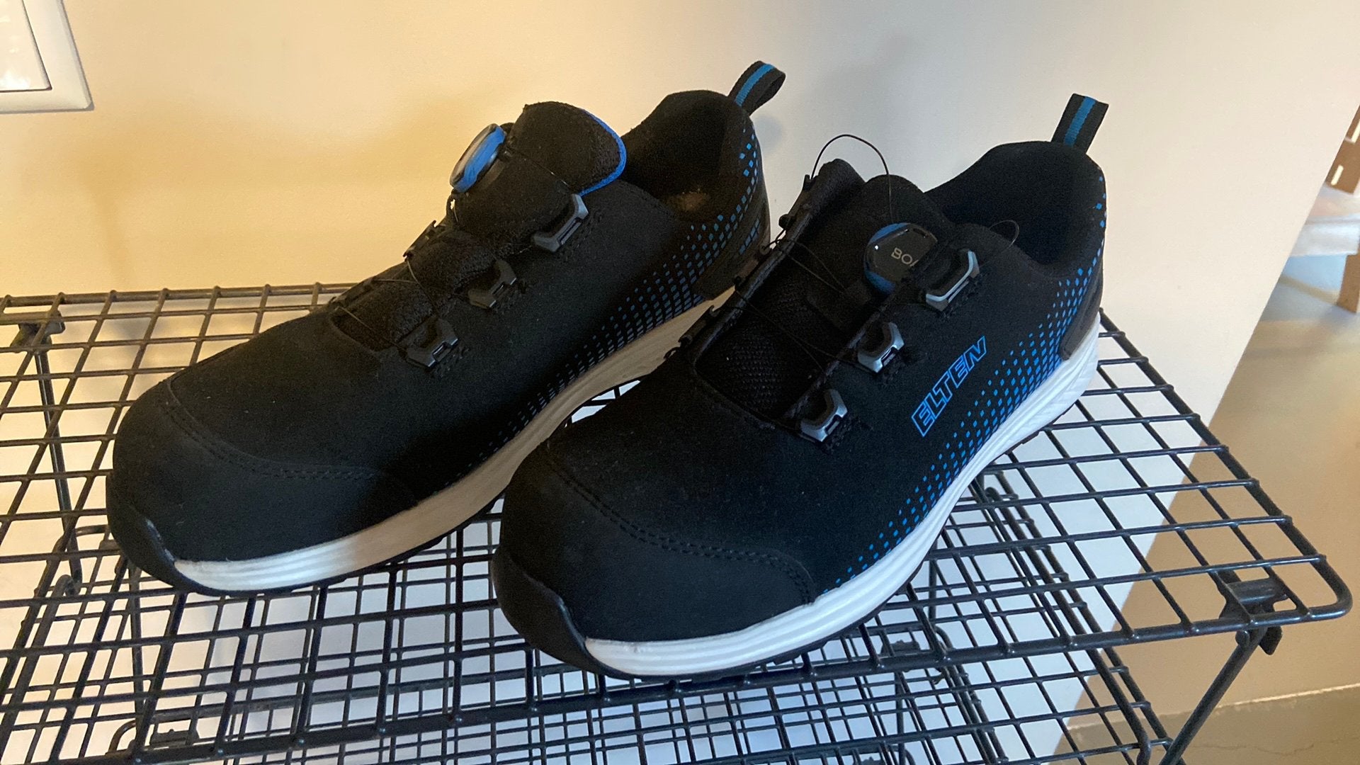 Elten werkschoenen stalen neus, BOA, Ophalen, Zo goed als nieuw, Zwart, Werkschoenen