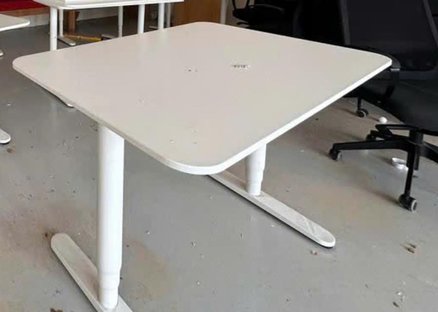 IKEA Bekant bureau wit, 160x80 cm, elektrisch zit-sta, Ophalen, Zit-sta bureau, 160 cm, In hoogte verstelbaar