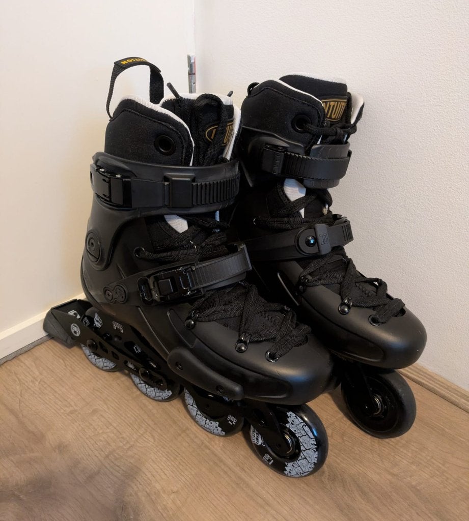 FR1 80 Deluxe Intuition 2023 Black Freeskates - Maat 42-43, Overige merken, Gebruikt, Dames, Ophalen of Verzenden