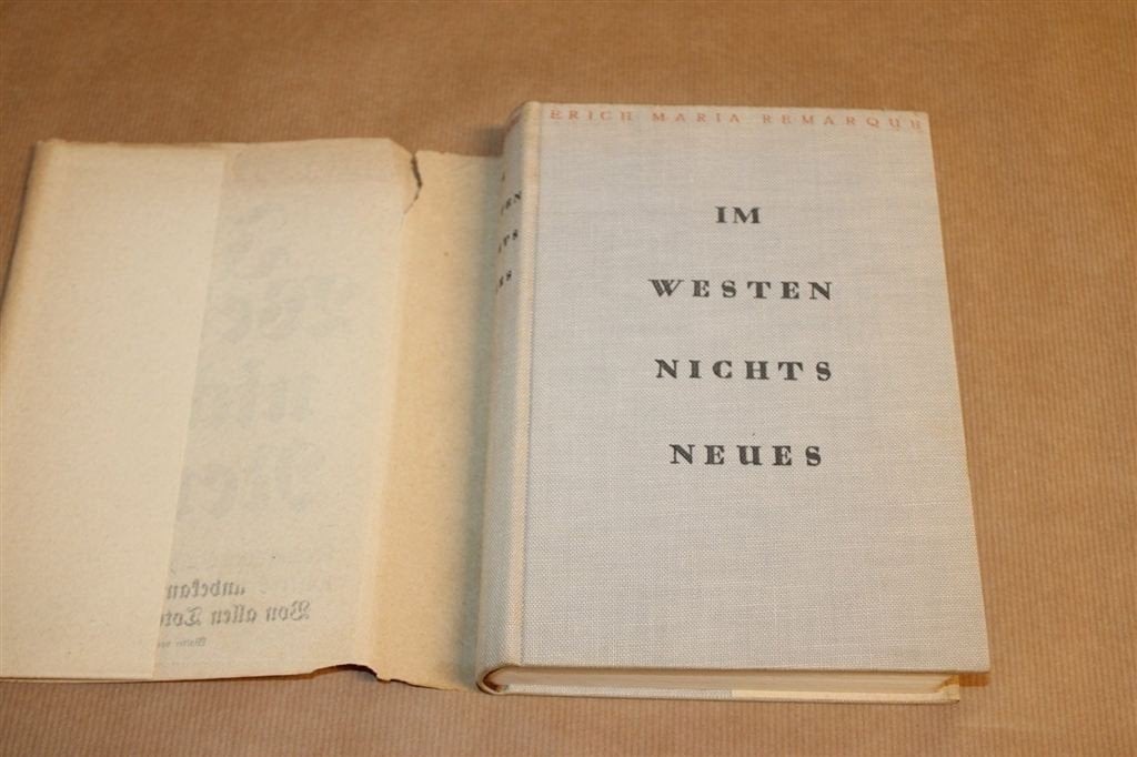 Im Westen Nichts Neues — 1929 — Stofomslag Zeldzaam — WOI, Ophalen of Verzenden, Gelezen