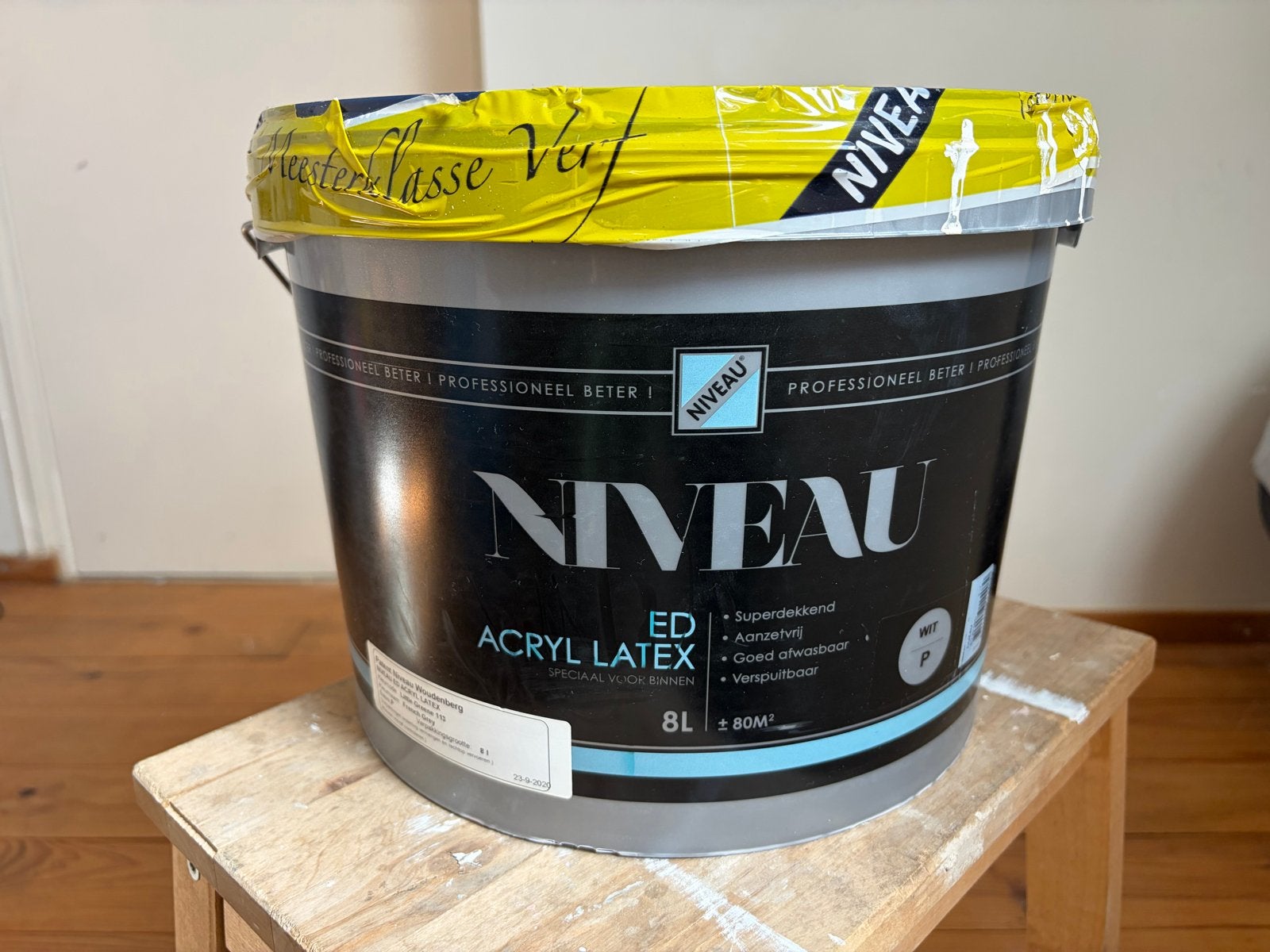 Ongeopende emmer NIVEAU Acryl Latex verf - French Grey, Ophalen, 5 tot 10 liter, Nieuw, Verf