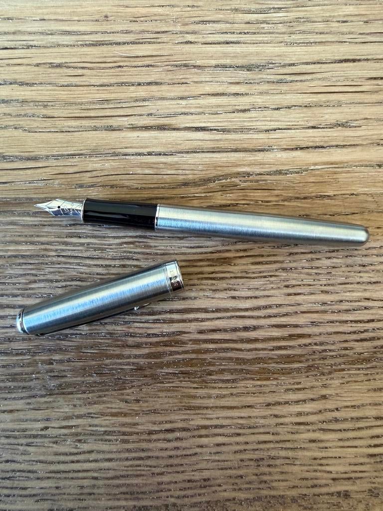 Parker Sonnet vulpen – zo goed al nieuw, Verzamelen, Pennenverzamelingen, Parker, Met doosje, Ophalen of Verzenden, Zo goed als nieuw