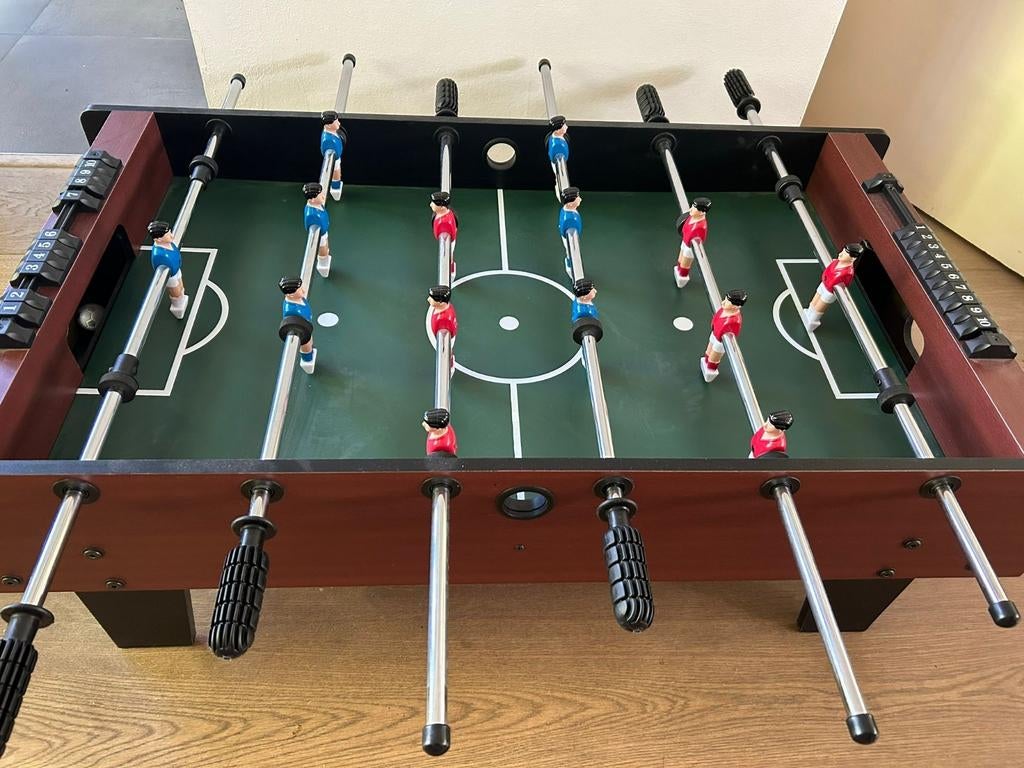 Stevige houten voetbaltafel., Ophalen, Zo goed als nieuw