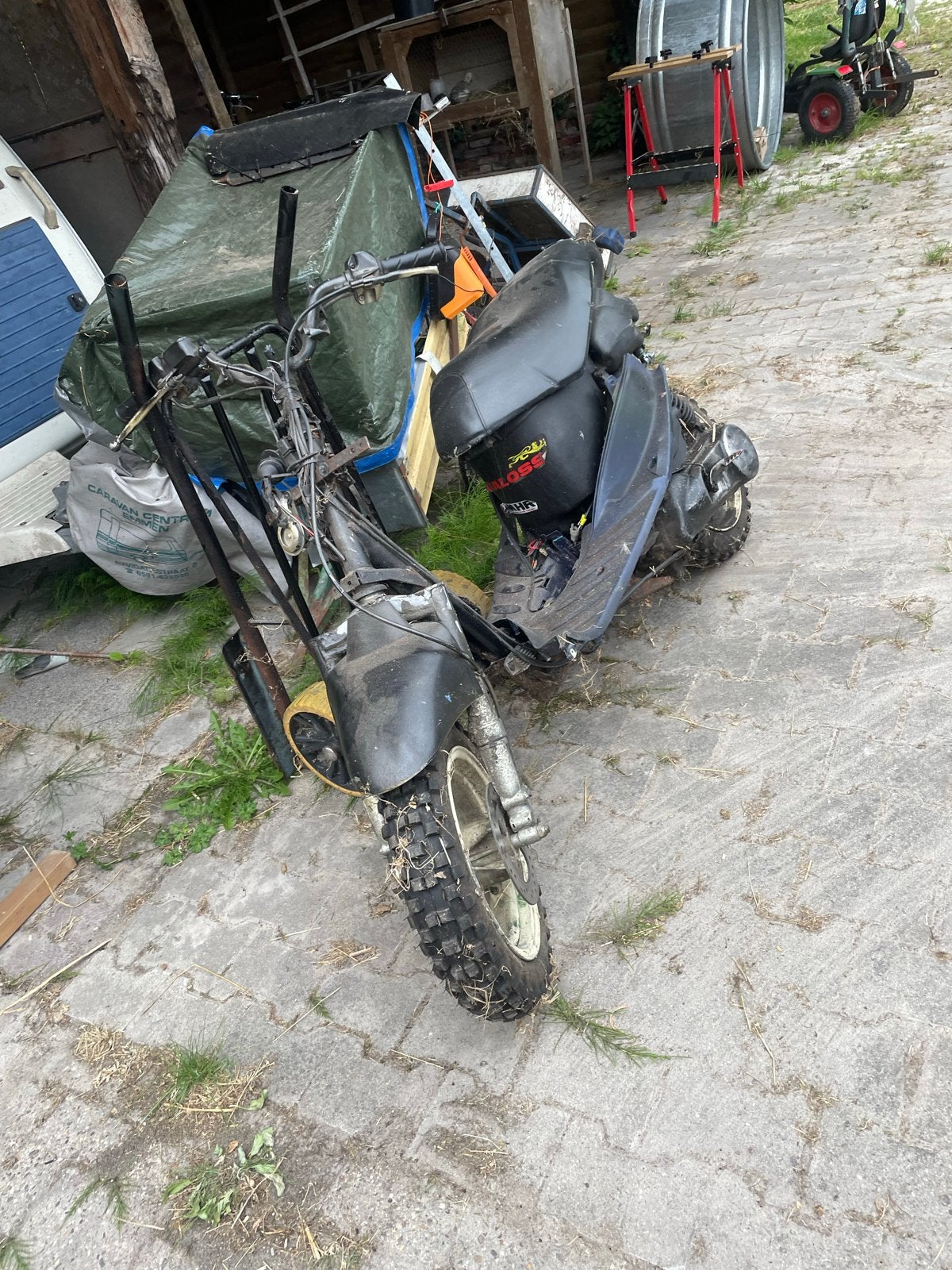Scooter onderdelen: Loopt, mist carburateur, Ophalen, Gebruikt