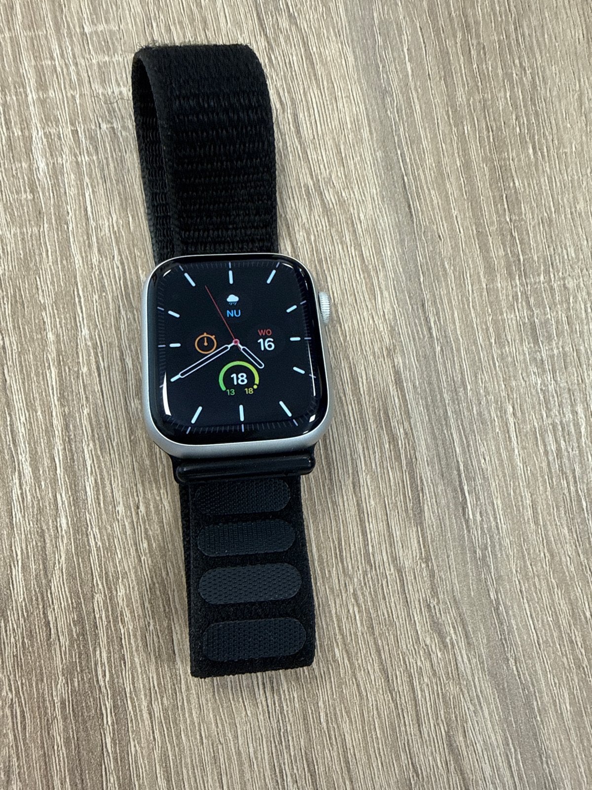 Apple Watch 8 45mm- Zo goed als nieuw, Zwart, IOS, Ophalen of Verzenden, Zo goed als nieuw